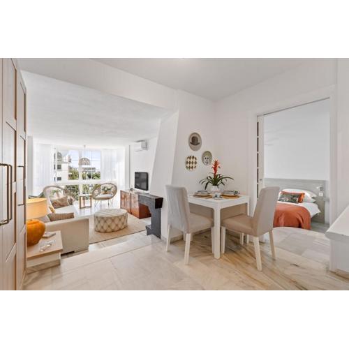 Fantastic PH near Hard Rock walk to beach RDR479