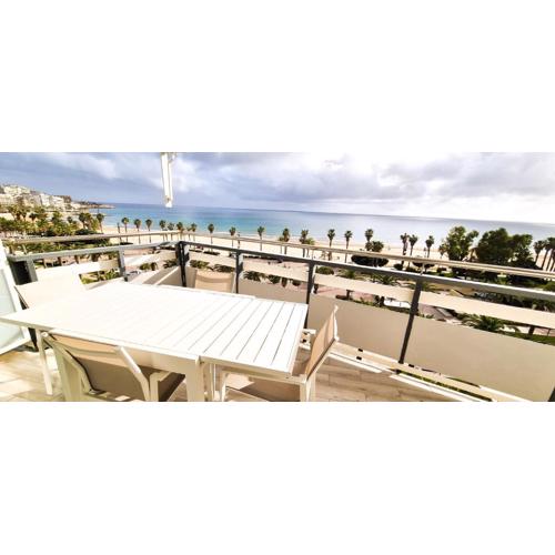 Fantastic sea view on the beach