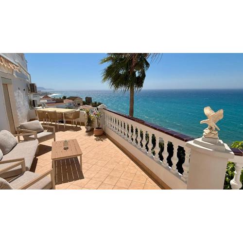 Fantastic Sea Views Sun Lounge