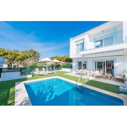 Fantástica Villa del Lago 1 en Alcudia, Mallorca