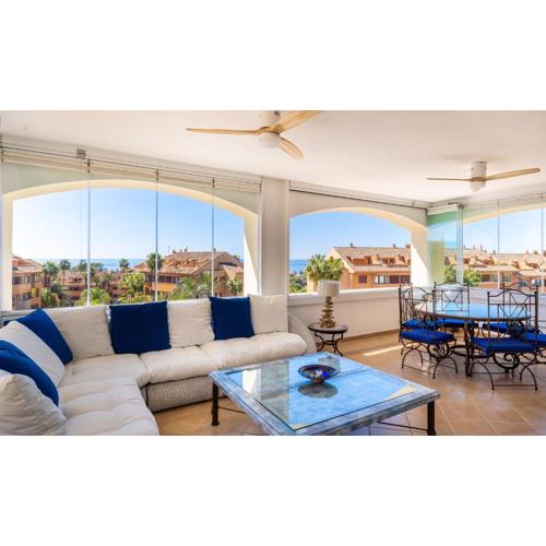 Fantástico Ático Dúplex en Marbella, con vistas al mar y a 300 metros de la playa