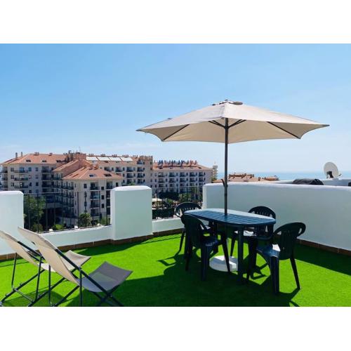 Fantástico dúplex con piscina, parking & solárium