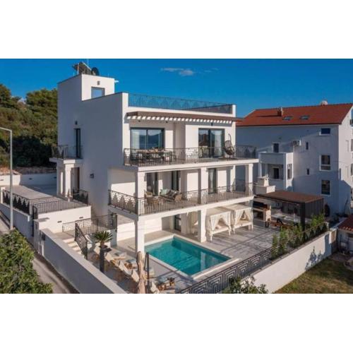 Fantastisk Villa i Okrug
