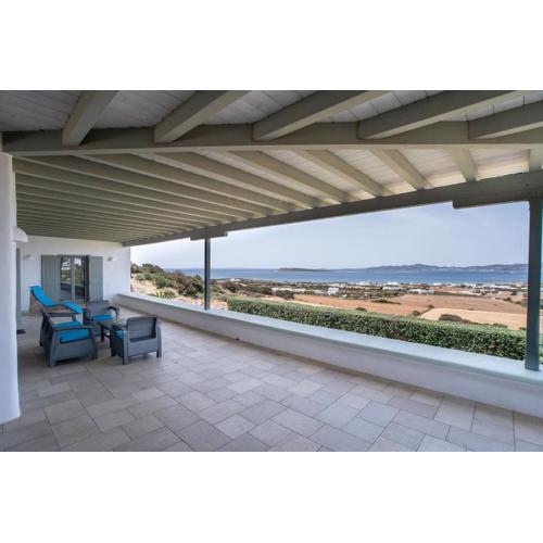 Faragas luxury retreat views