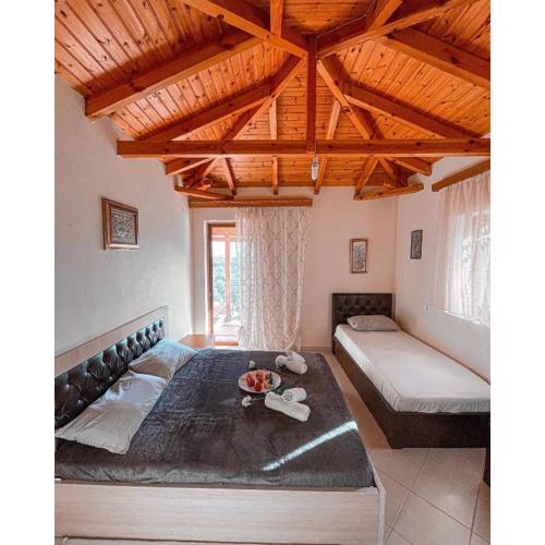 FarmHouse Qeparo