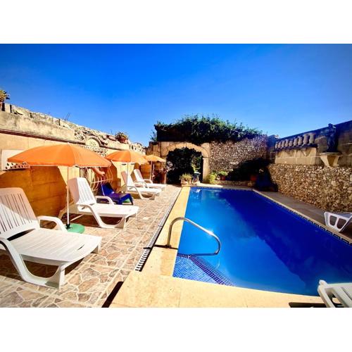 Farmhouse Retro with pool