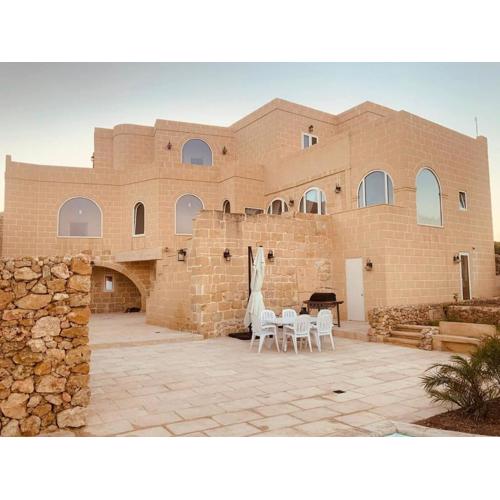 Farmhouse Villa in Gozo with large pool & garden