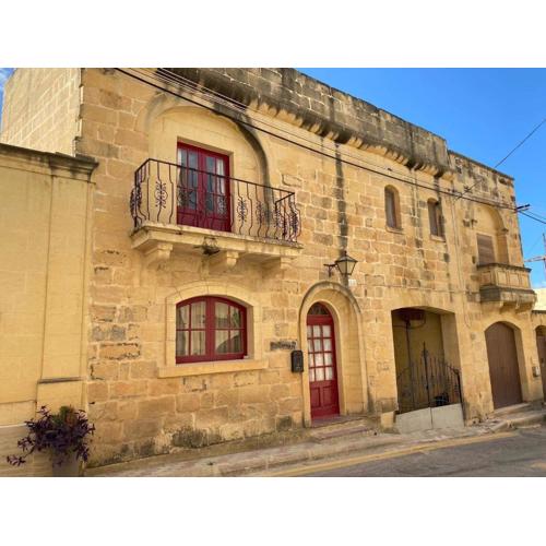 Farmhouse with Pool, Tas-Summiena Gozo