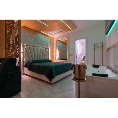 FASHION APARTMENT GOLD Bologna with JACUZZI & CAR GARAGE