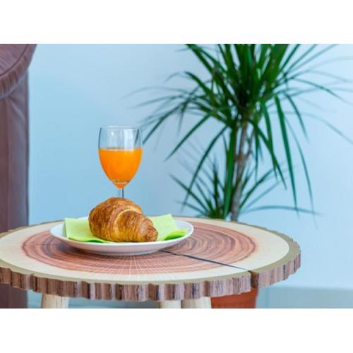 Feel Good Apartment - Two-Bedroom Apartment with Terrace and Garden View