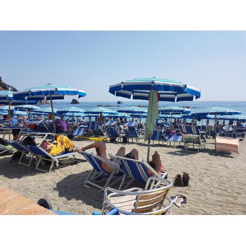 Fegina 3 DELuxe Bedrooms & Bathrooms