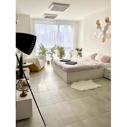 Felicity Super Central Apartment