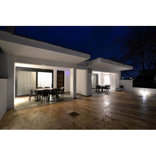 Felina Apartments