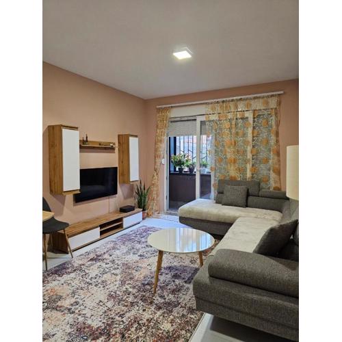 Felis Apartment