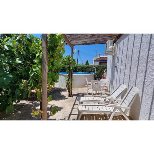 Ferienhaus in Meeresnähe, privater Pool, Garten und kostenlose Fahrräder