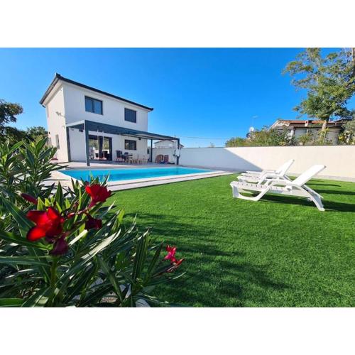 Ferienhaus in Murine mit Privatem Pool