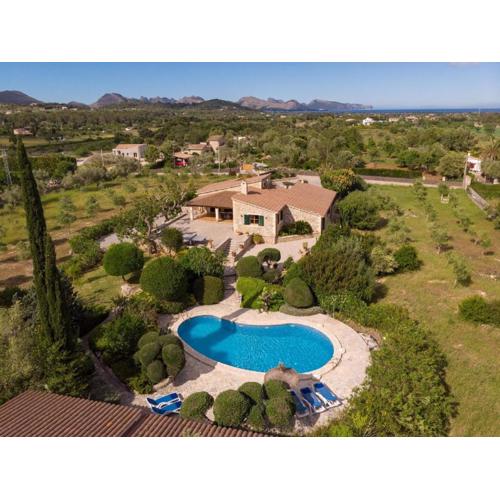 Ferienhaus in Pollença mit Großem Pool