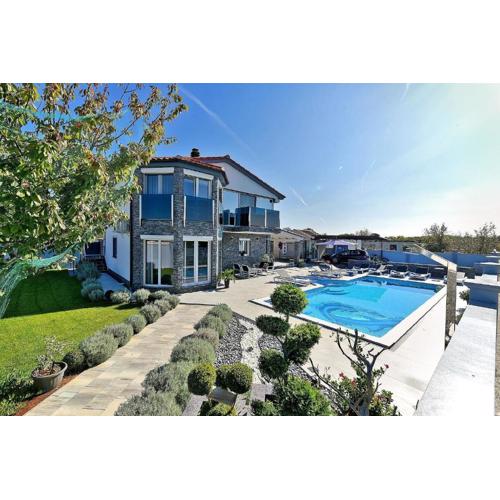 Ferienhaus mit Privatpool für 10 Personen ca 128 qm in Fažana, Istrien Istrische Riviera