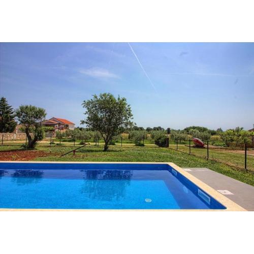 Ferienhaus mit Privatpool für 10 Personen ca 150 qm in Medulin, Istrien Südküste von Istrien