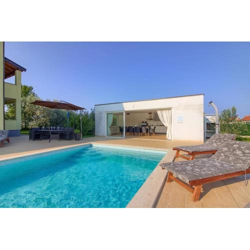 Ferienhaus mit Privatpool für 12 Personen ca 200 qm in Fažana-Surida, Istrien Istrische Riviera
