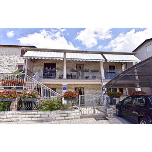 Ferienwohnung in Murine mit Großer Terrasse