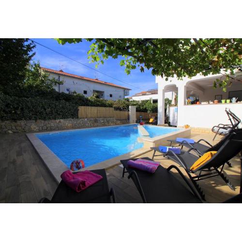 Ferienwohnung Lili Mit Pool, Grill Und Parkplatz