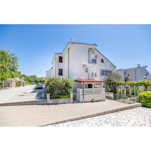 Ferienwohnung mit Klima, WiFi, Parkplatz, Waschmaschine