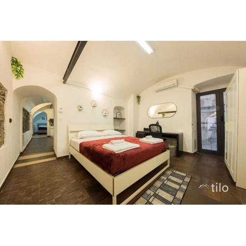 Ferry 1M Family, Free Wifi & Netflix AC, By Tilo