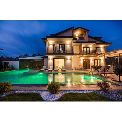 Fethiye Çalışta 8 Kişilik Lüks Villa Gezer