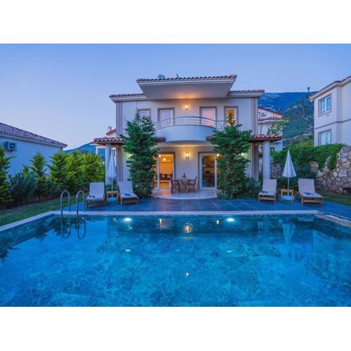 Fethiye Ölüdenizde Geniş Bahçe Özel Havuzlu Villa Royal 11