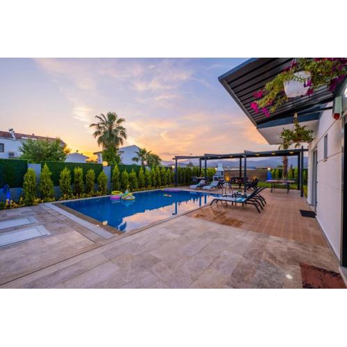 Fethiyede Denize Yakın Süper Lüks Villa
