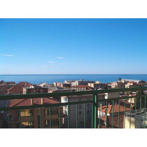 Finalmarina two-rooms apartment 300 mt from the beach with sea view
