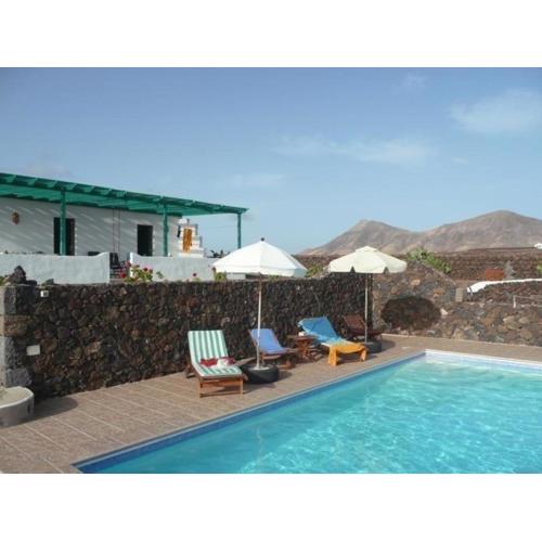 Finca mit Pool und herrlichem Meerblick