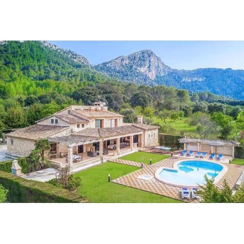 Finca Rafalet, Pollensa by Renthousing