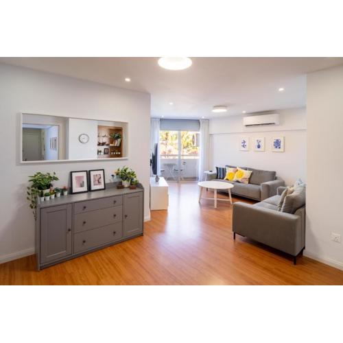 Finikoudes 3 Bedroom Seaview Flat