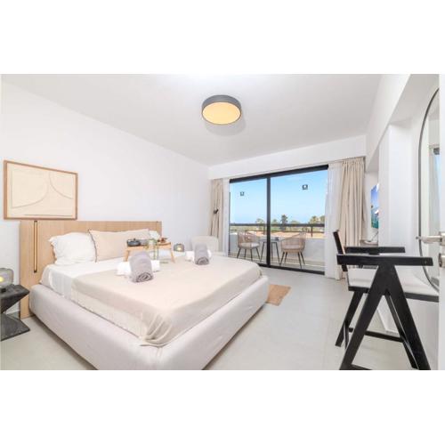 Finikoudes Marina View 202