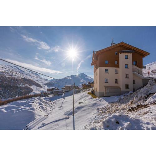Fiocco Di Neve Ski in- Ski out Mt 10- Happy Rentals