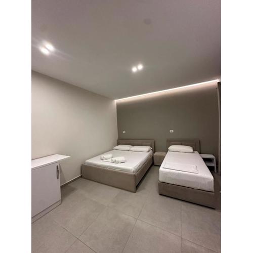 Fiore Rooms 1