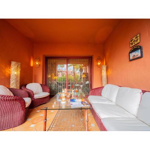 First level apartment with large terrace