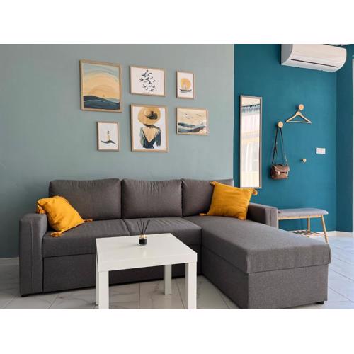 First line apartment with 1 free parking space, no balcony, ground floor