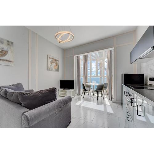 First line apartment with an ocean view