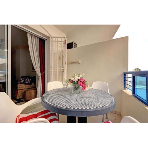 First Line Beach Apartment