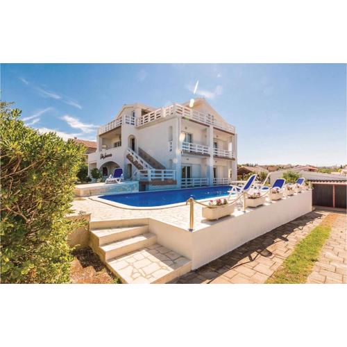 Five-Bedroom Holiday Home In Zadar