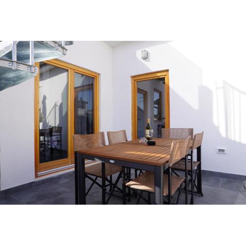Fjaka Apartments & Rooms