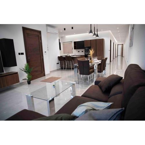 Flat 2, stay close to Countryside & Beaches
