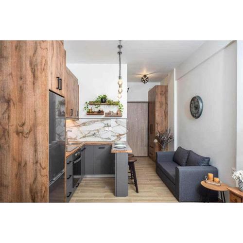 Flat in Athens next to Metro st!
