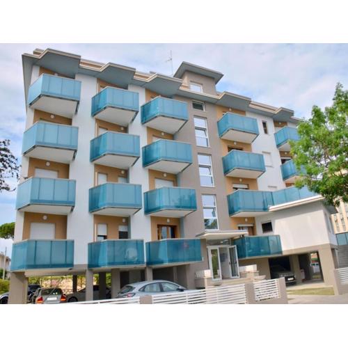Flat in building with lift 200m from the sea