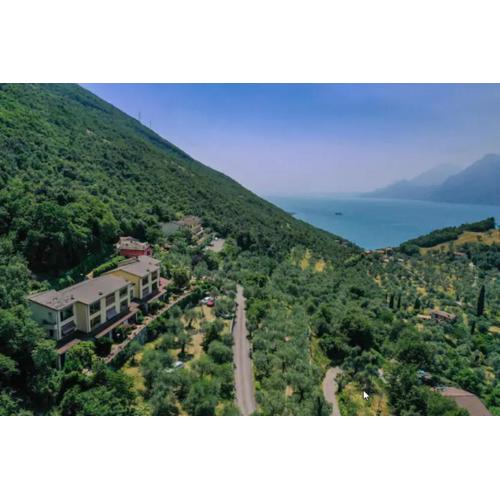 Flat in Garden Residence resort, Malcesine, Italy (with heated pool)