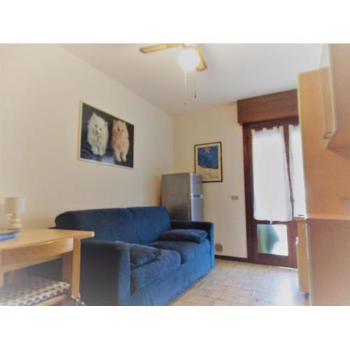 Flat with parking only 100m from the beach