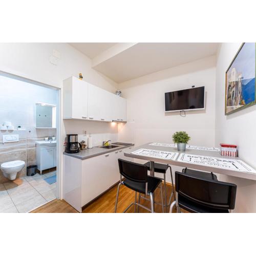 Flex SelfCheckIns 153 - Zagreb - 2 Bedrooms - Parking - Centre
